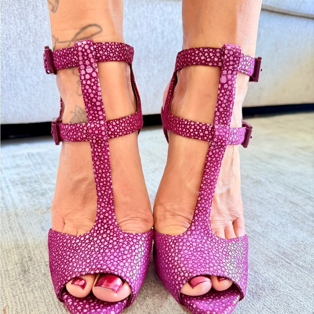 Giorgio Armani Elegant Pink/Purple Strappy Women's Sandals